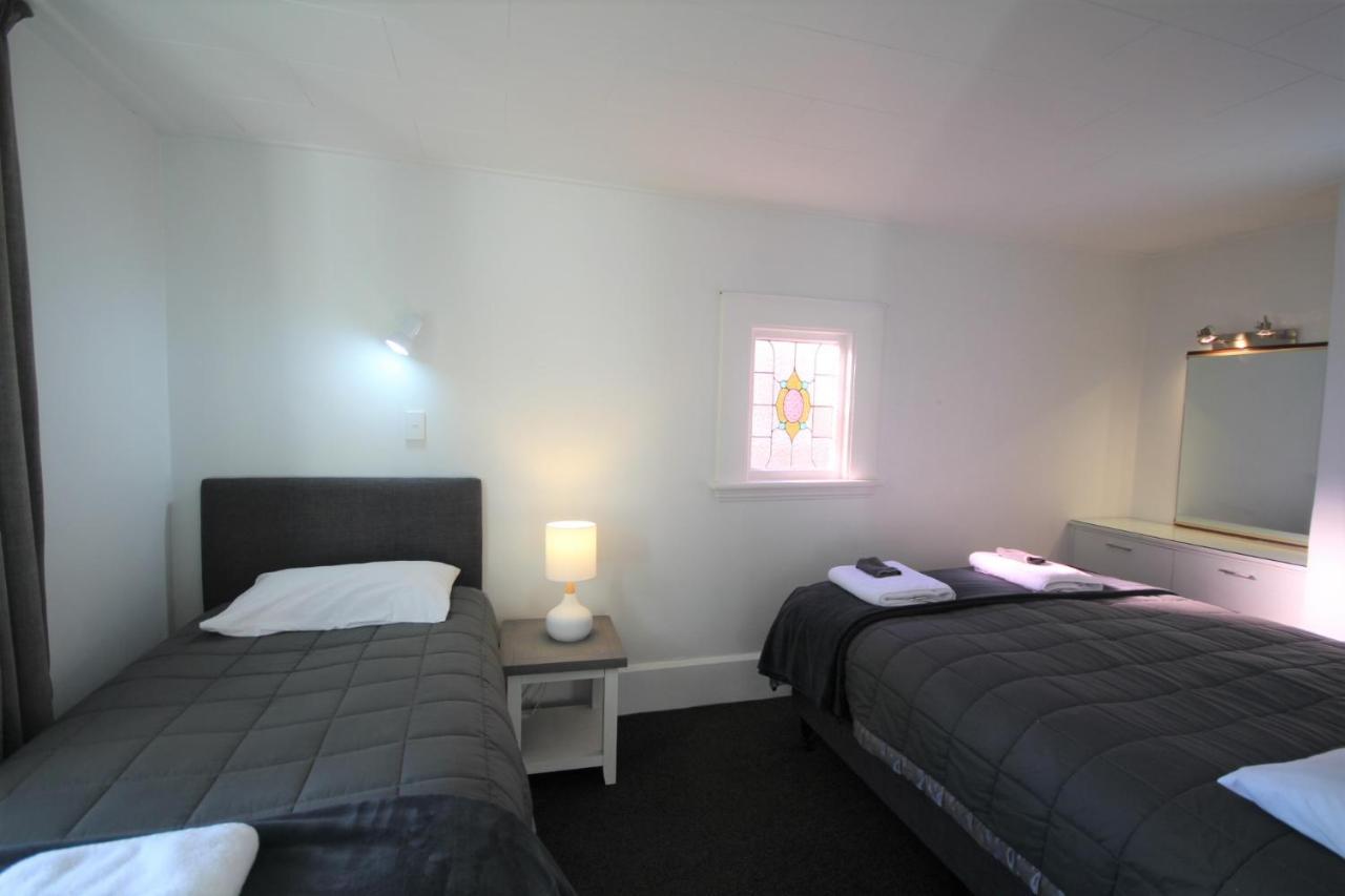 Beach Lodge Motels Dunedin Extérieur photo